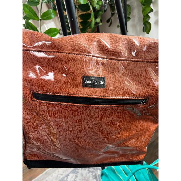 Timi & Leslie Diaper Bag - Pebbled Leather vibe. - Picture 6 of 6